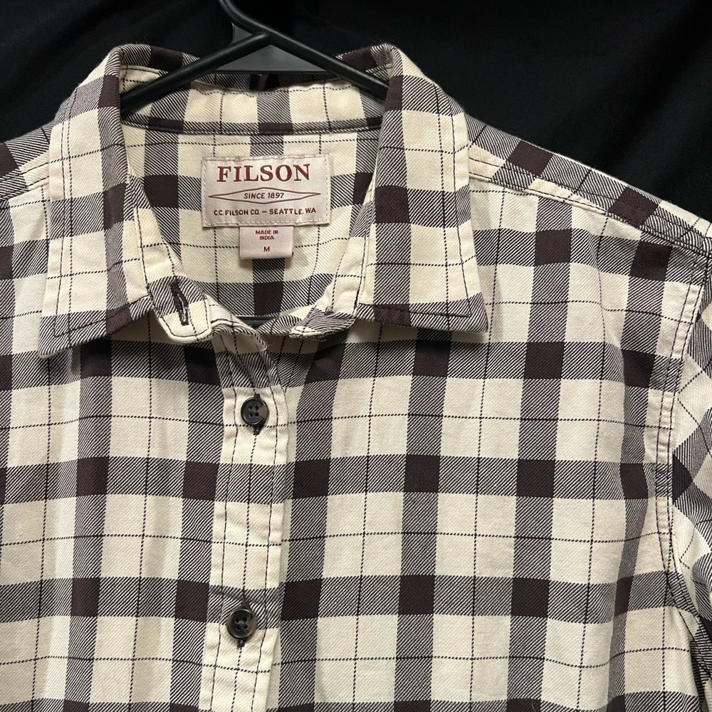 Filson Lightweight Alaskan Guide Flannel Long Sleeve Button Up Shirt